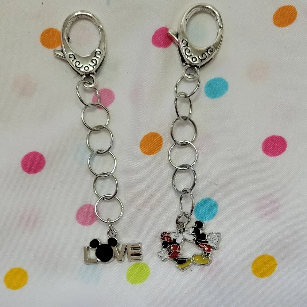 Disney Hand Crafted Mickey Mouse Silver Keychain Set - Picture 4 of 5